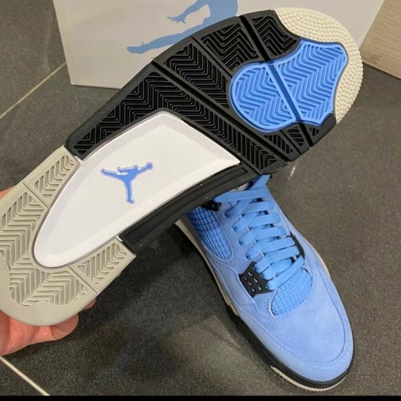 Air Jordan 4 - Picture 4 of 4